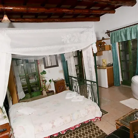 アパート Ifigenia Lux Maisonette In Oldtown And In Theriso Vilage 14 Km Outside Of Chania *