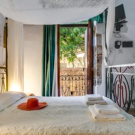 Ifigenia Lux Maisonette In Oldtown And In Theriso Vilage 14 Km Outside Of Chania アパート *