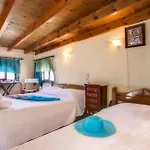 Ifigenia Lux Maisonette In Oldtown And In Theriso Vilage 14 Km Outside Of Chania Daire Hanya