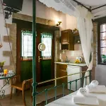 Ifigenia Lux Maisonette In Oldtown And In Theriso Vilage 14 Km Outside Of Chania Hanya