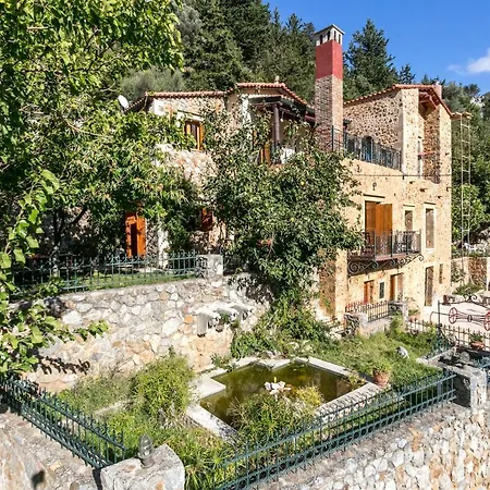 Ifigenia Lux Maisonette In Oldtown And In Theriso Vilage 14 Km Outside Of Chania