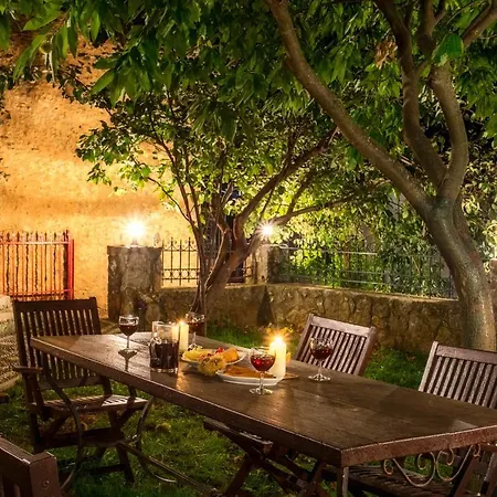 Ifigenia Lux Maisonette In Oldtown And In Theriso Vilage 14 Km Outside Of Chania Apartment *
