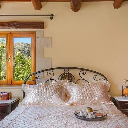 Ifigenia Lux Maisonette In Oldtown And In Theriso Vilage 14 Km Outside Of Chania Apartman
