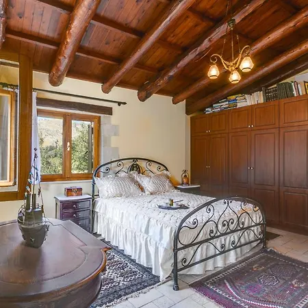 Ifigenia Lux Maisonette In Oldtown And In Theriso Vilage 14 Km Outside Of Chania La Canea