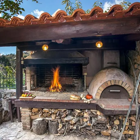 Ifigenia Lux Maisonette In Oldtown And In Theriso Vilage 14 Km Outside Of Chania