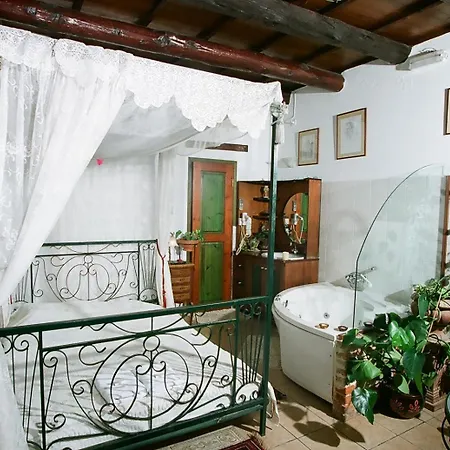 アパート Ifigenia Lux Maisonette In Oldtown And In Theriso Vilage 14 Km Outside Of Chania