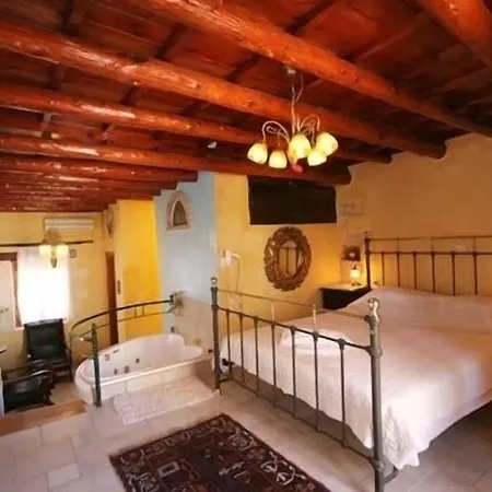 Ifigenia Lux Maisonette In Oldtown And In Theriso Vilage 14 Km Outside Of Chania アパート *