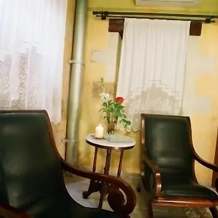 アパート Ifigenia Lux Maisonette In Oldtown And In Theriso Vilage 14 Km Outside Of Chania *