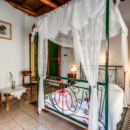 Ifigenia Lux Maisonette In Oldtown And In Theriso Vilage 14 Km Outside Of Chania خانيا