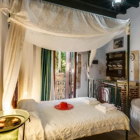 Apartment Ifigenia Lux Maisonette In Oldtown And In Theriso Vilage 14 Km Outside Of Chania
