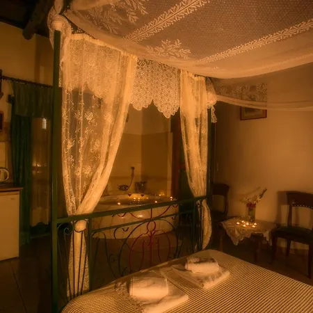 Ifigenia Lux Maisonette In Oldtown And In Theriso Vilage 14 Km Outside Of Chania