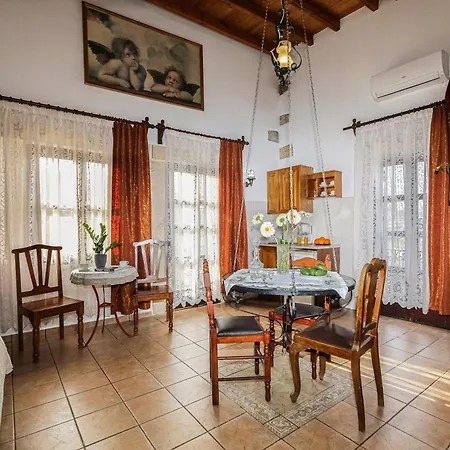 Ifigenia Lux Maisonette In Oldtown And In Theriso Vilage 14 Km Outside Of Chania *
