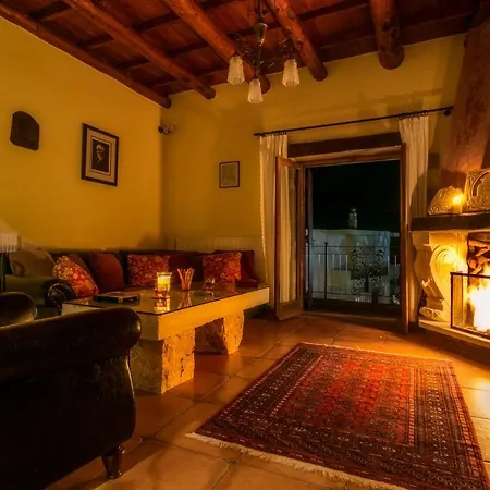 Ifigenia Lux Maisonette In Oldtown And In Theriso Vilage 14 Km Outside Of Chania Apartamento