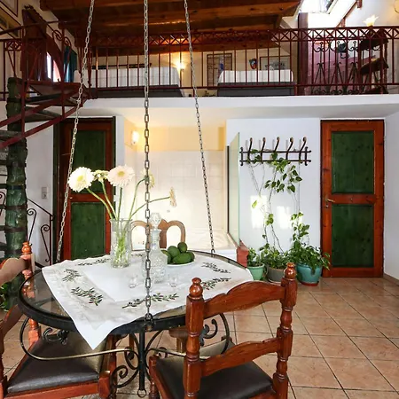 Ifigenia Lux Maisonette In Oldtown And In Theriso Vilage 14 Km Outside Of Chania アパート *